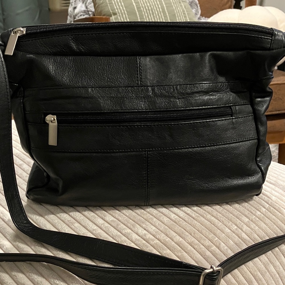 Green Mountain Leather Shoulder Bag Black